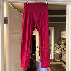 Lululemon pink cropped aligns